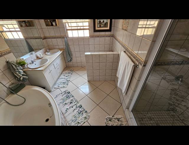 5 BEDROOM FREESTANDING FOR SALE IN BOSCHDAL